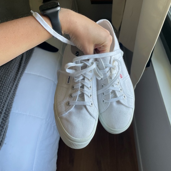 NEVER WORN WHITE PLATFORM SUPERGAS!!!!! Sold out literally everywhere! 💌 - Picture 4 of 8